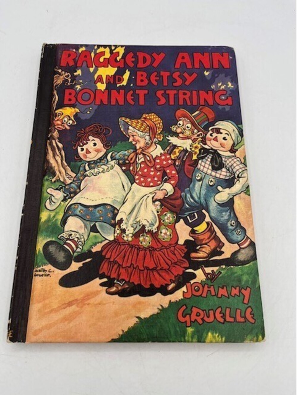 Vintage 1960 Children’s Hardcover Book “Raggedy Ann and Betsy Bonnet String”